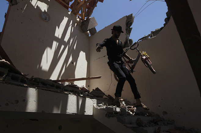 Gaza After the Bomba...