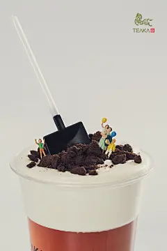 奶盖茶摄影
鹿马创意 | 饮品美食视觉形象策划工作室 

鹿马广告旗下，立足上海与杭州，服务辐射全国，由知名摄影师陈燕飞掌镜，专注美食与饮品视觉形象摄影设计的工作室。 
服务项目：饮品摄影丨美食摄影丨淘宝摄影丨产品摄影 | 人物摄影 | 纪实摄影丨生活摄影丨创意策划丨

我们服务过的品牌
加盟连锁茶饮
鲜果时间，蜜雪冰城，新时沏，甜啦啦，Teaka，古茗，菲比，辻利，8