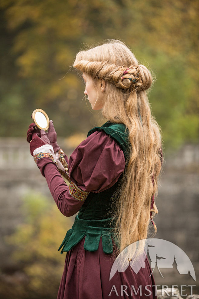 costume-princess-in-...