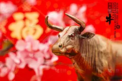 传统中国金牛，2021年是牛年，中文翻译:“牛”。右边的中文文字和印章表示:中国历法的年份。