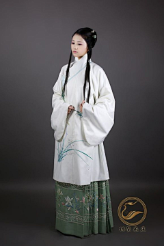 大脸猫的大饼脸采集到服饰—汉服