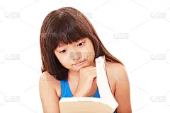 读书的女孩