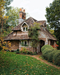 摄英国郊外老房子的摄影师的作品，英国的乡村，各种各样的老房子，都是很复古的造型。