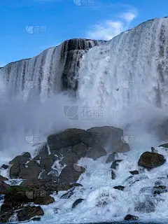 美国瀑布的壮观景色