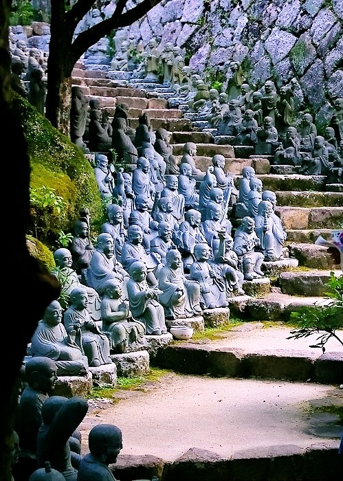 雕像楼梯，日本京都