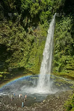 萨尔托拉斯卡斯卡达斯瀑布在兰基休湖和奥索尔诺火山，Puerto Varas，智利，南美洲