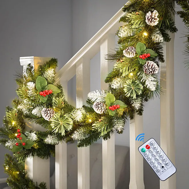 Guirlandes lumineuses LED en fer, décorations de Noël scintillantes avec Père Noël, étoiles pour sapin de Noël, modèle Flocon de neige 20*25+20 | Leroy Merlin