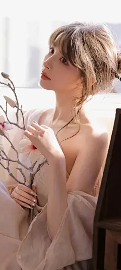 美女壁纸～性感佳人，轻纱拂面，手...@霁枫壁纸的动态