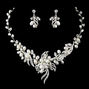 Beautiful Pearl Wedd...