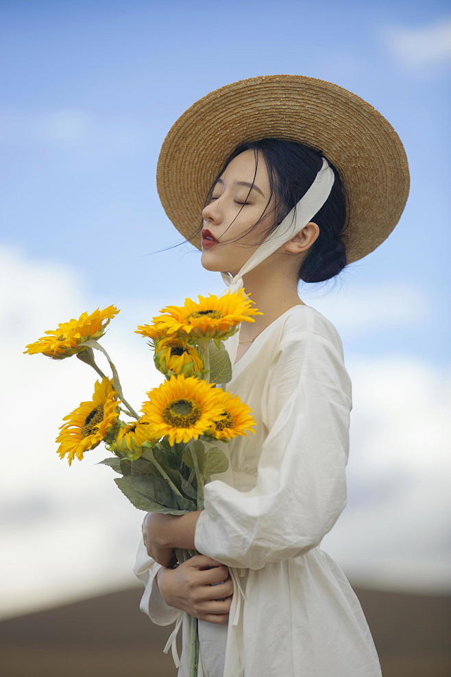 【套图】「高原葵」（29p）摄影：杨雨薇...