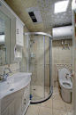 三居80平田园风格房屋卫生间淋浴房浴室柜装修效果图