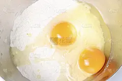 鸡蛋和面粉