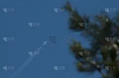 蓝天中的云雾