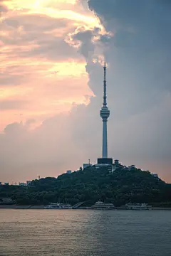 武汉龟山电视塔晚霞装 - 节节高369 - 图虫