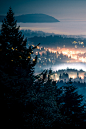 雾夜，西雅图，华盛顿
Foggy Night, Seattle, Washington