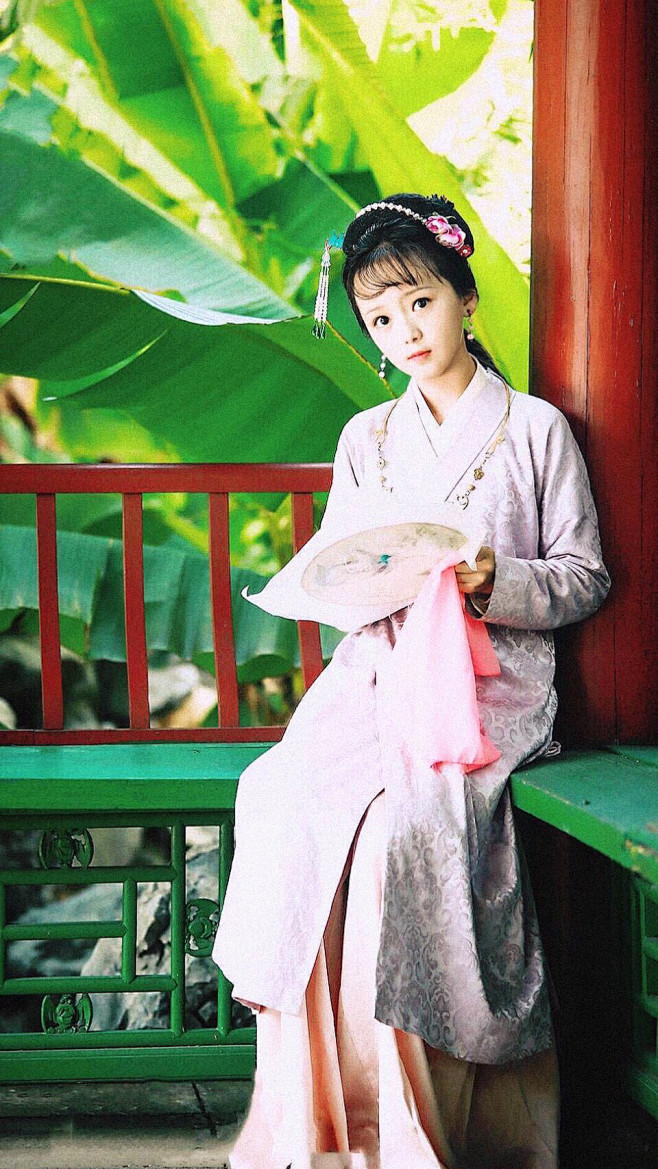 小戏骨红楼梦薛宝钗钟宝儿