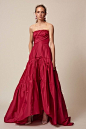 Oscar de la Renta Resort 2017 Fashion Show  - Vogue : See the complete Oscar de la Renta Resort 2017 collection.