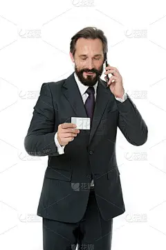 咨询律师。商人用手机与客户交谈。相信我，我是律师。男士通过电话提供商业咨询建议