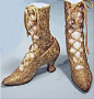 维多利亚时代的靴子。