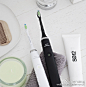 Amazon.co.uk 【Philips Sonicare 钻石电动牙刷，4色直邮，直邮美国约$126，直邮中国970元】飞利浦旗舰产品，超级火爆！《来自星星的你》女神千颂伊同款，《爸爸去哪儿》黄磊同款。有5种清洁模式，100V-240V通用电压。价格特别特别好，必须入手！编编整个办公室秒入~网页链接 ​