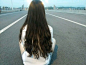 #背影控##女生背影#唯美背影 意境背影图片 长发女生www.1t1h.com