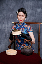 端午节粽子旗袍美女复古摄影图创意摄影图
