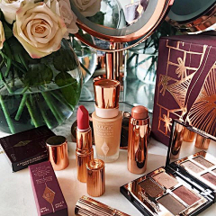 YCecMYzX采集到Charlotte Tilbury