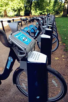 Bikes,安琪拉的圣歌