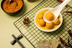 咖喱鱼丸港味小吃美食摄影图