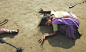 2004，12月26日，印度尼西亚苏门答腊海岸发生9.3级地震，一名妇人为在海啸中死去的亲人痛哭。这次地震引发横跨印度洋的巨大波浪，造成9个亚洲国家严重伤亡，距离较远的索马里和坦桑尼亚也不能幸免。