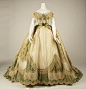 服装｜维多利亚时期，1850s大裙子。 ​​​​