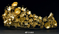 The Nassut Tiara,丹麦女王的黄金头冠，2012年由丹麦珠宝商Nicholas Appel制造，欧洲皇室的头冠后世多见钻石冠，黄金的很少见，这顶冠子看着倒有些像古代的花冠。 ​​​​