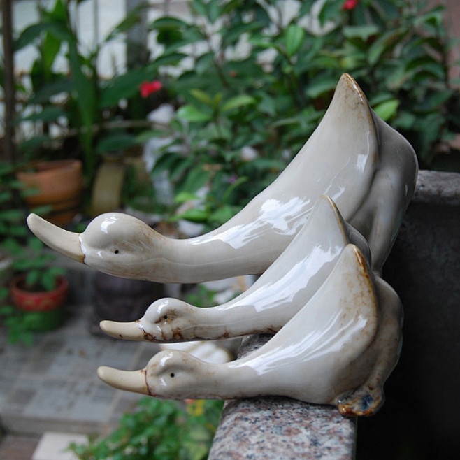 入户花园水池造景可爱陶瓷鸭子