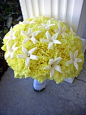 yellow-carnation-bouquet