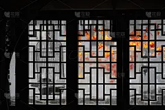 中国江苏苏州的古典形象园林。设计的建筑具有意义或情感。