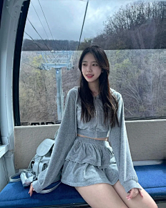 风儿青采集到服装搭配 美女