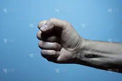 攥紧的拳头