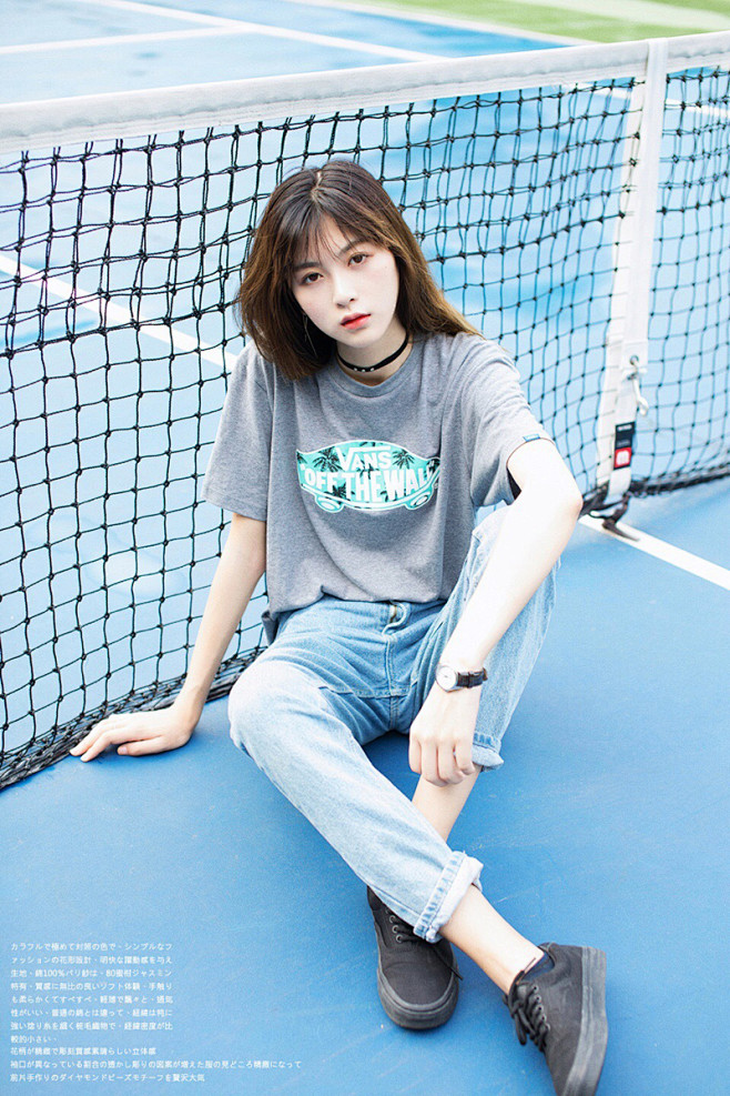 率性少女网球场个性写真