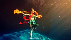 #河南端午奇妙游壁纸# 来了来了，你们想要的大卫都懂！《洛神水赋》高清绝美无水印壁纸来啦！！简直美哭了，大卫已经换上新屏保了~~#河南卫视杀疯了##洛神水赋演员50秒换一次气# ​​​​