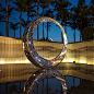 不锈钢镜面月亮雕塑抽象大型创意金属景观摆件广场园林摆放装饰