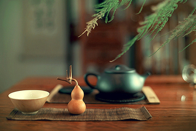 寒舍迎远客，雪水煮清茶。琴瑟鸣奏欢，把盏...