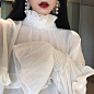 一个人其实也很好<br/>不过是寂寞时没人拥抱<br/>不过是孤单时没人依靠
