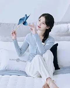 你的壁纸该换了～IU李知恩 - 小红书