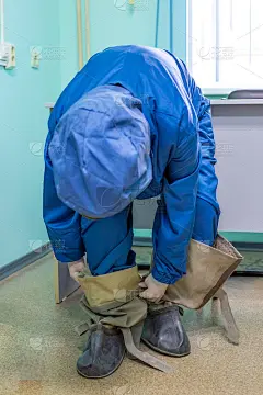 防瘟疫服、危险工作防护服的穿脱程序，