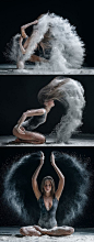 Alexander Yakovlev, photographer, captures the incredible grace of ballet in his "flour series" where he caught on film those little magical expressive and dynamic moments we usually miss watching live ballet.: