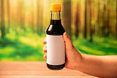 瓶装陈醋调味料佐料厨房用品摄影图