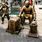 玻璃钢民俗雕塑 人物雕塑大型步行街商业街仿铜雕塑 定制小品铜雕