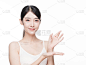 画室里的美女肖像