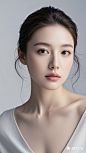 高级，年轻美女，极简，素雅，绝佳的镜头，大师作品，浅色背景，肖像摄影，
