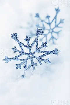 snowflakessnowflakes